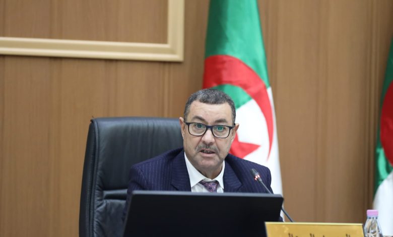 سعيد-سعيود-والي-وهران-يشرف-على-اجتماع-بالولاية