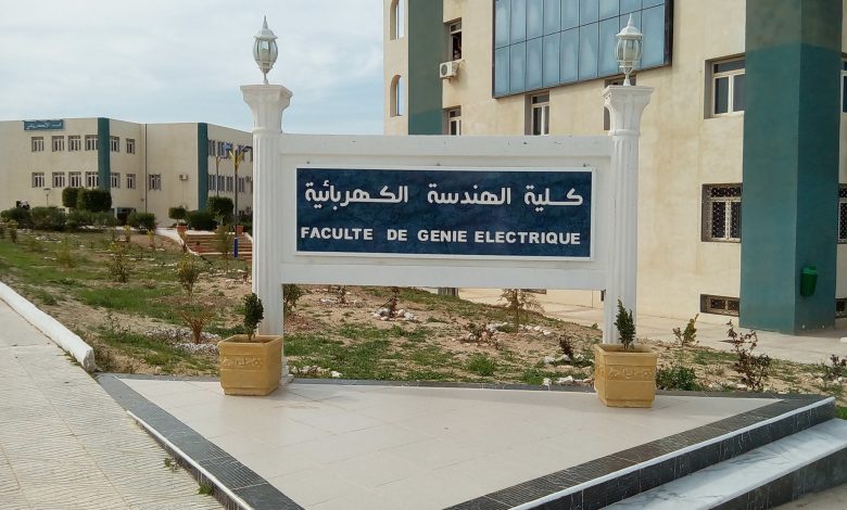 زيارة ميدانية لطلبة ماستر الطاقات المتجددة إلى محطة الألواح الشمسية بالضاية بدائرة تلاغ جنوب ولاية سيدي بلعباس.