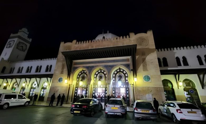 محطة وهران للنقل تضع رزنامة ليلية للتكفل بانشغالات المسافرين