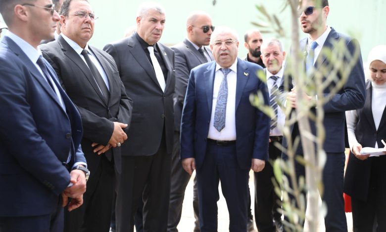 وزير الصناعة الصيدلانية، "وسيم قويدري"، يتفقد مشاريع بوهران