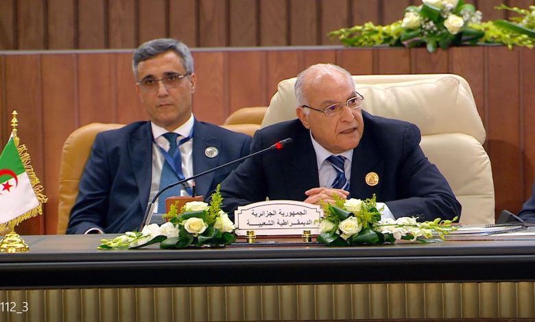 "أحمد عطاف" يدعو إلى الالتفاف حول الشعب الفلسطيني