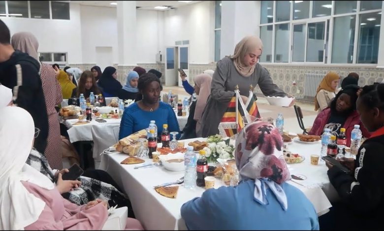 إقامة مأدبة إفطار جماعي للطلبة الدوليين بجامعة المسيلة
