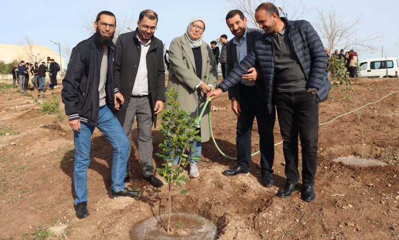 حملة تشجير واسعة بكلية الهندسة الكهربائية بجامعة "جيلالي ليابس"