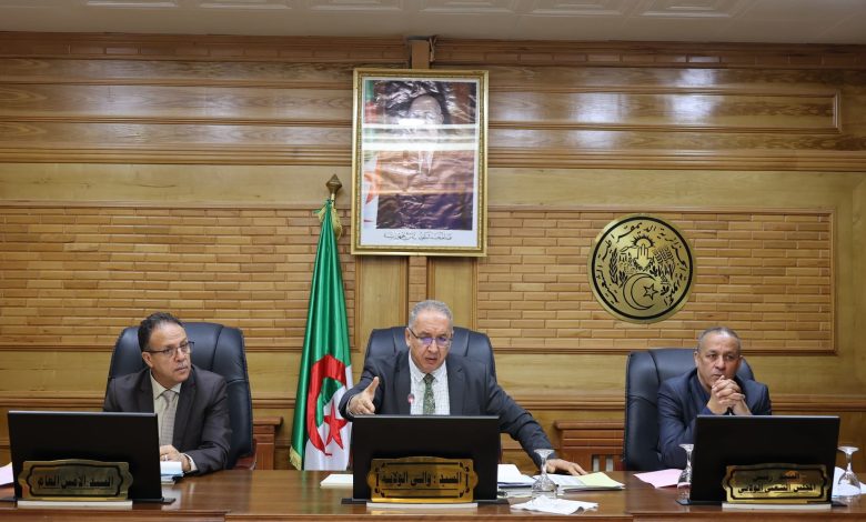 والي تيسمسيلت يسدي تعليمات بضرورة التنسيق بين مختلف القطاعات