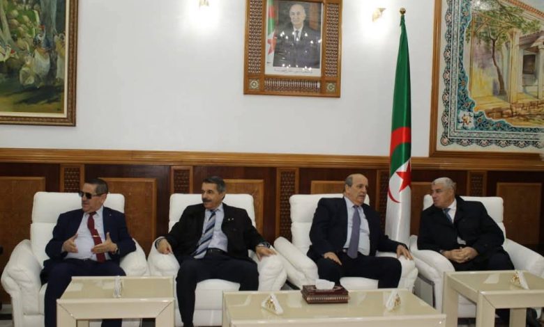 وزير المالية، السيد "عبد الكريم بو الزرد"، صباح أمس بوهران برفقة بمعية اللواء المدير العام للجمارك، السيد "عبد الحفيظ بخوش، ومحافظ بنك الجزائر "صلاح الدين طالب"، ووالي وهران، السيد "سمير شيباني"
