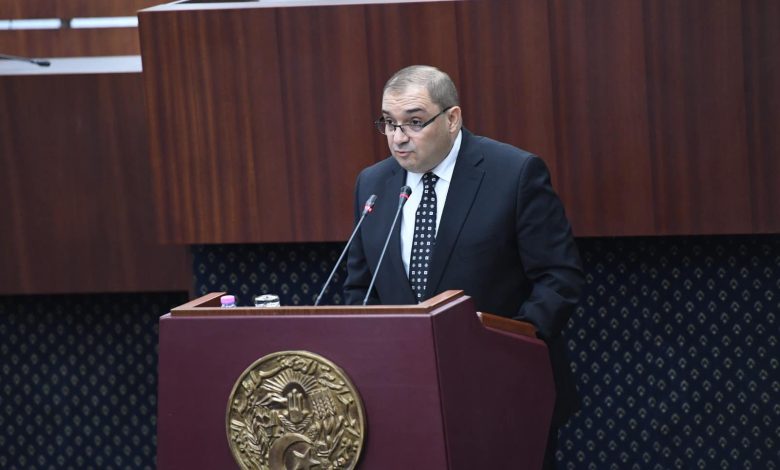 القضايا الإدارية والمدنية