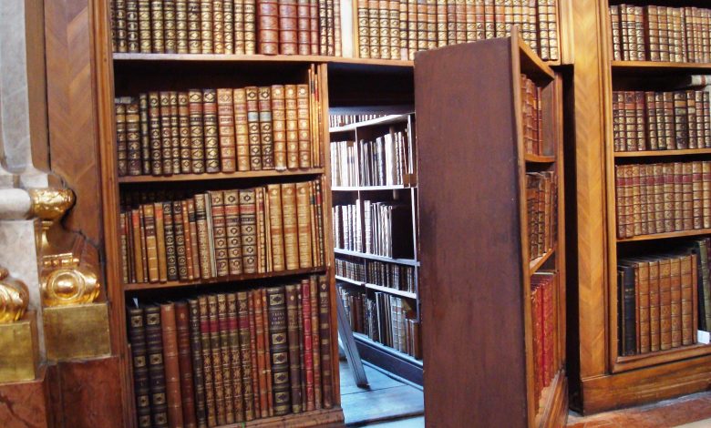 "المكتبات الإلكترونية السرية"