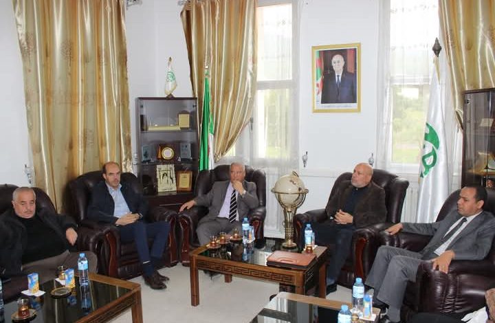 ضمن جلسة عمل وتحضيرا لإبرام اتفاقية تعاون بين الطرفين جامعة البليدة1 تستقبل إطارات من المدرسة الوطنية العليا للعلوم الإسلامية