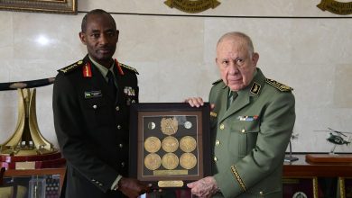 لتعزيز الأمن والاستقرار في القارة الإفريقية الفريق أول "شنقريحة" ونظيره الرواندي يستعرضان التحديات الأمنية