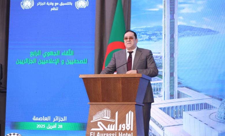 أكد اللقاء الجهوي الرابع للصحفيين والإعلاميين، أن الجزائر مستهدفة من غرف الأخبار المظلمة "محمد مزيان" يؤكد بأن الإعلام المهني هو الدرع