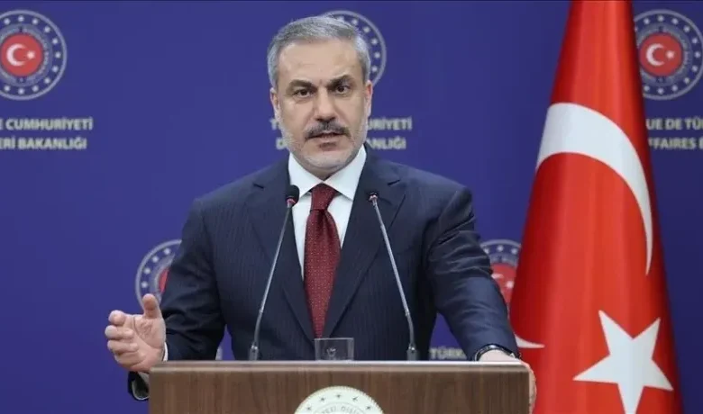بحضور أفراد من الجالية المقيمة بالجزائر وزير خارجية تركيا يدشن المقر الجديد لقنصلية بلاده بوهران