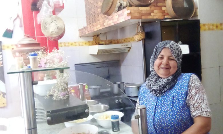 التونسية الجزائرية الطباخة "جميلة" في حوار لـ"البديل": "الإنترنت ساهمت في تراجع النساء عن الطبخ"