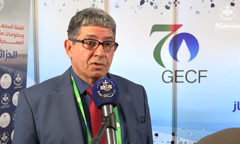 قال إن انخفاض أسعار النفط "ظرفي"، البروفيسور "بوجمعة حمادة"، يؤكد: