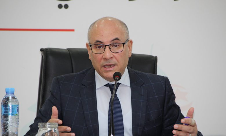 استيراد مادتي القهوة والموز