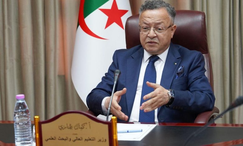 "كمال بداري"
