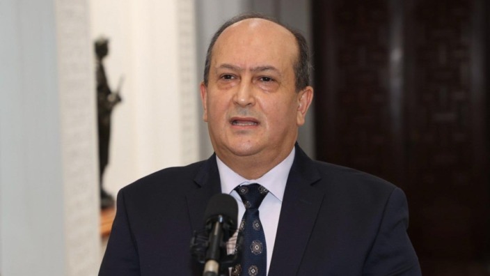 ترسيمه وزيرا أول للحكومة، غريب سيفي