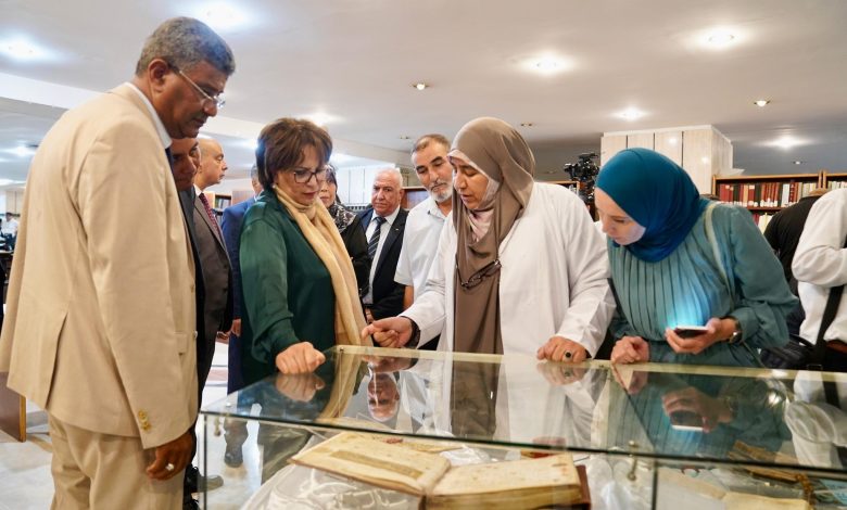 وزيرة الثقافة تعاين عمليات تقدم الأشغال