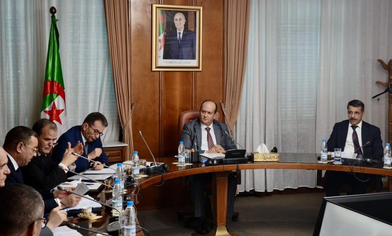 الوزير الأول بالنيابة
