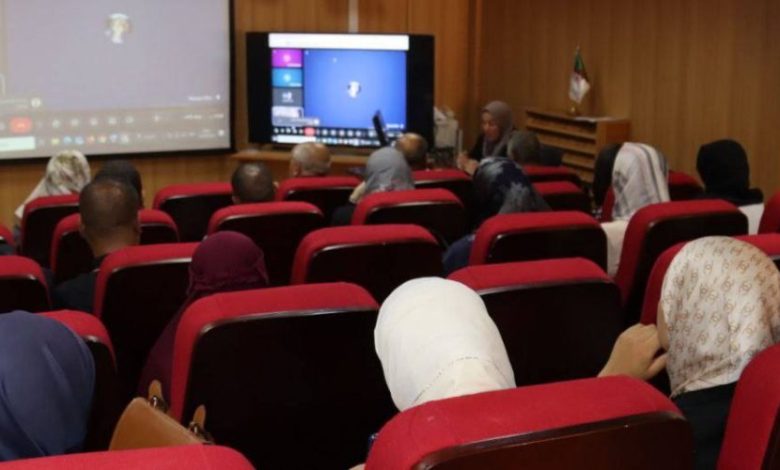 ملتقى وطني بعنوان " المقامة الجزائرية ،جدل الحضور والغياب "