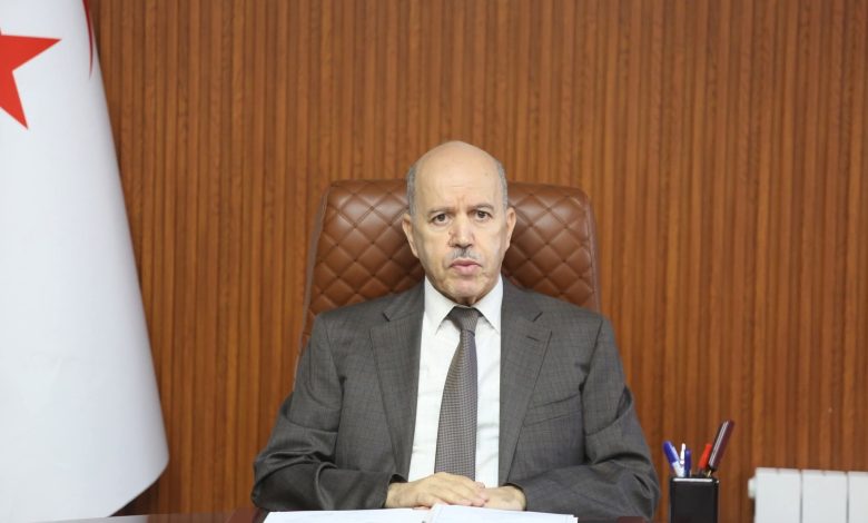 "سايحي" يشدد على عصرنة أنشطة القطاع ورقمنة الخدمات
