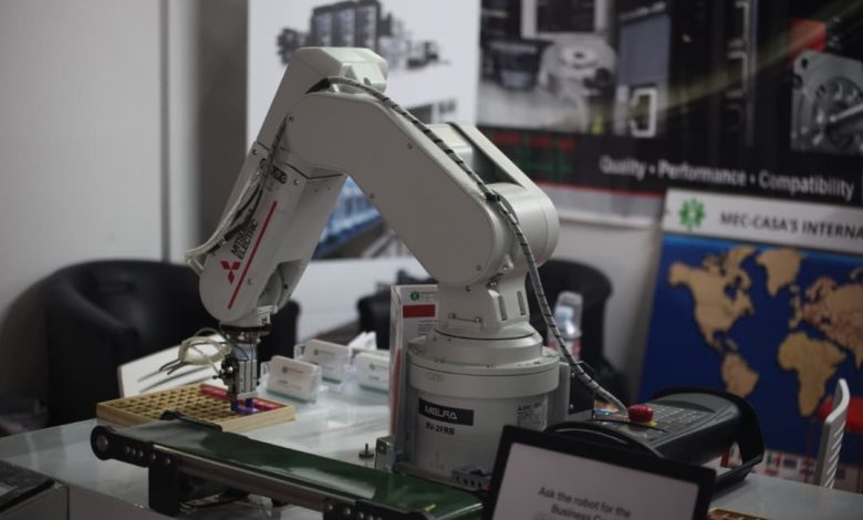 اليوم الثاني من صالون الصناعة والتجهيز بوهران