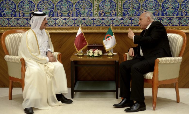 أحمد عطاف يستقبل الأمين العام لوزارة خارجية دولة قطر