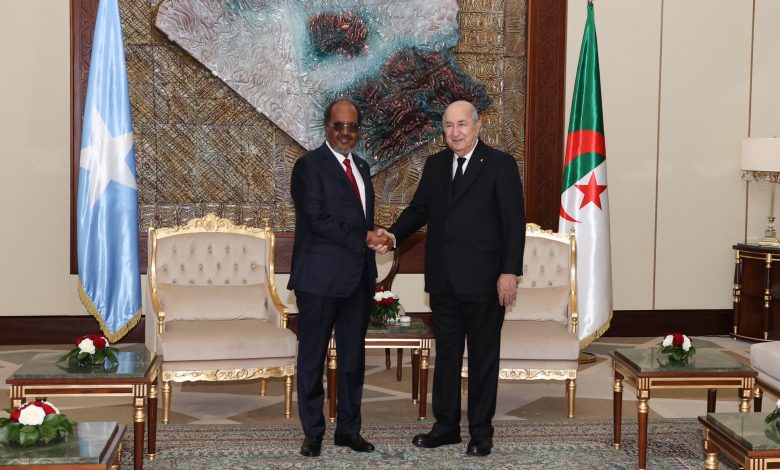 رئيس الجمهورية يخص نظيره الصومالي باستقبال رسمي