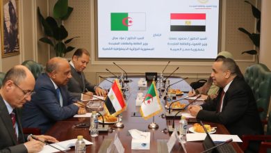 مراد عجال يتباحث مع نظيره المصري