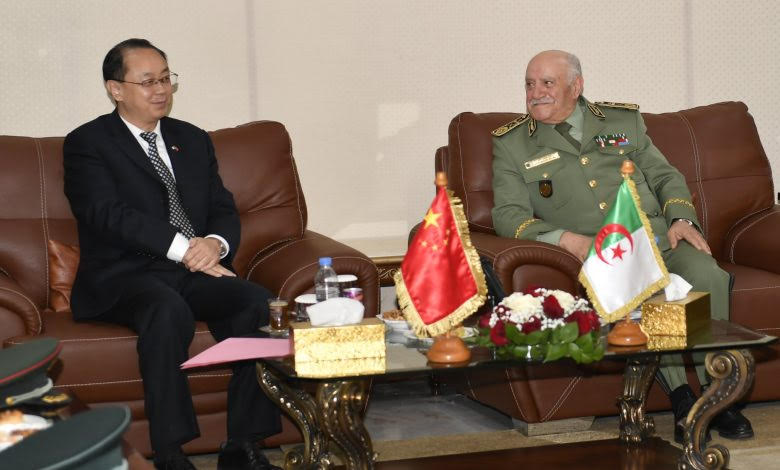 قائد القوات البرية يستقبل سفير جمهورية الصين الشعبية بالجزائر