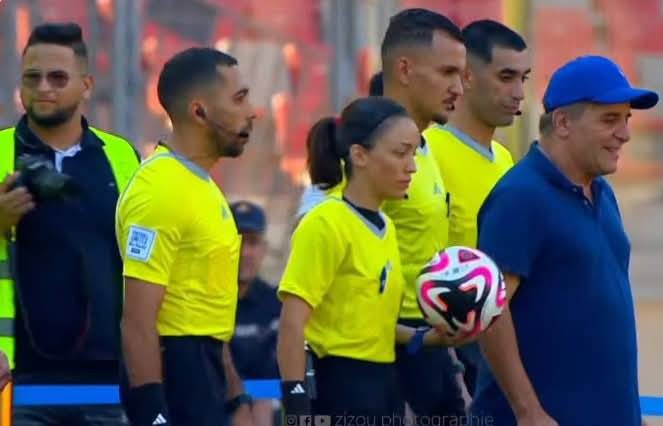 الحكمات الجزائريات في ملاعب المستديرة