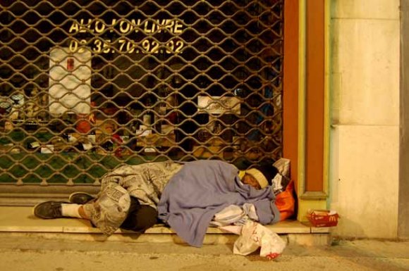 إصدار تعليمات للتكفل الأمثل بالأشخاص دون مأوى