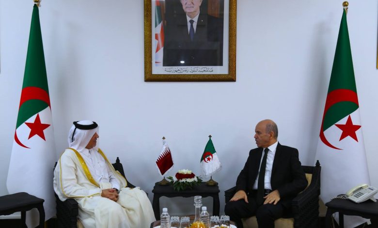 "عبد الحق سايحي" يتباحث مع السفير القطري