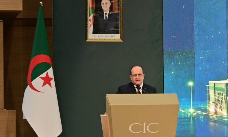 سيفي غريب يبرز الرؤية السديدة للرئيس عبد المجيد تبون