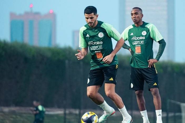 المنتخب الوطني مع البحرين