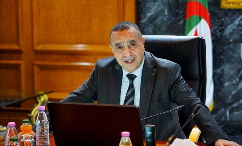 وزير الطاقة يؤكد أن التموين بالكهرباء والغاز سيستمر دون انقطاع