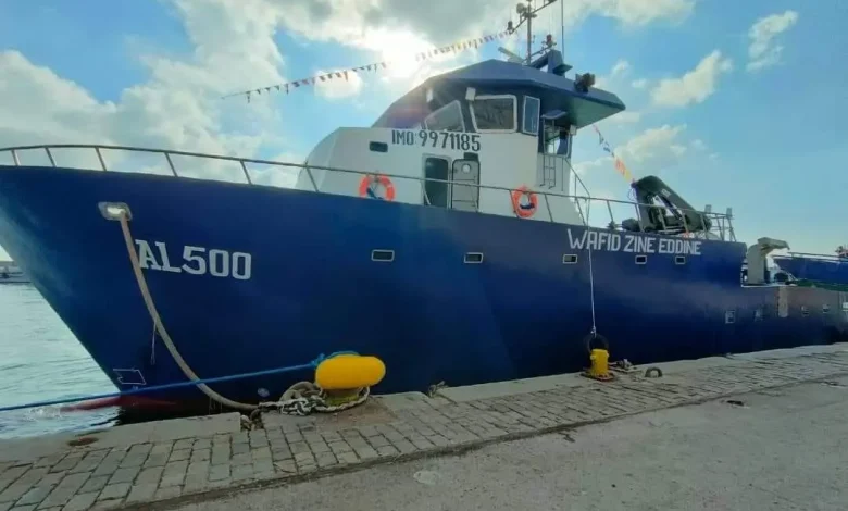 الترخيص باستيراد السفن المستعملة الأقل من 15 سنة