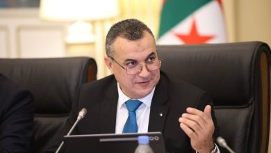 سيد علي زروقي يجتمع بالمقاولين الناشطين في مجال تنصيب الألياف البصرية