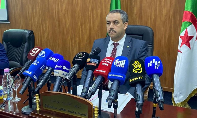 لتطوير الأداء وتعزيز كفاءة المورد البشري، وزير التربية