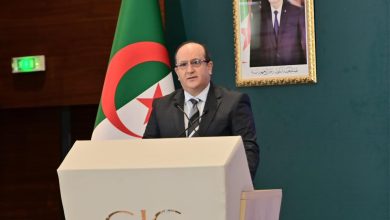 الوزير الأول يؤكد على الندوة تمثل منصة لتبادل الخبرات