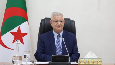 رئيس مجلس الأمة يعقد اجتماعًا موسعًا