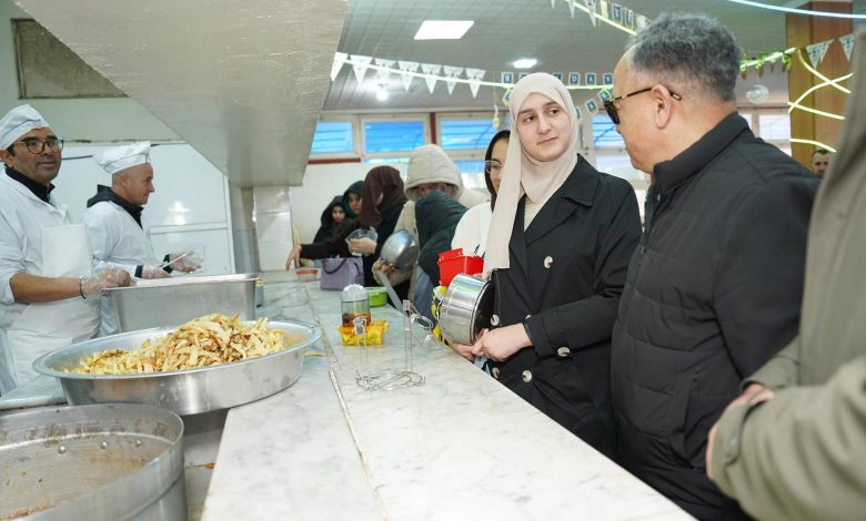 قام وزير التعليم العالي والبحث العلمي، السيد "كمال بداري"، الخميس الماضي، بزيارة فجائية إلى الإقامة الجامعية بن عكنون بنات
