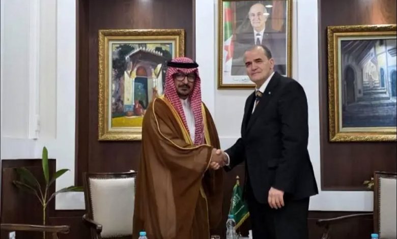كمال رزيق يستقبل السفير السعودي