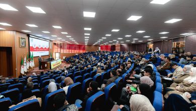 لقاء موسع بجامعة الشهيد عباس لغرور بخنشلة