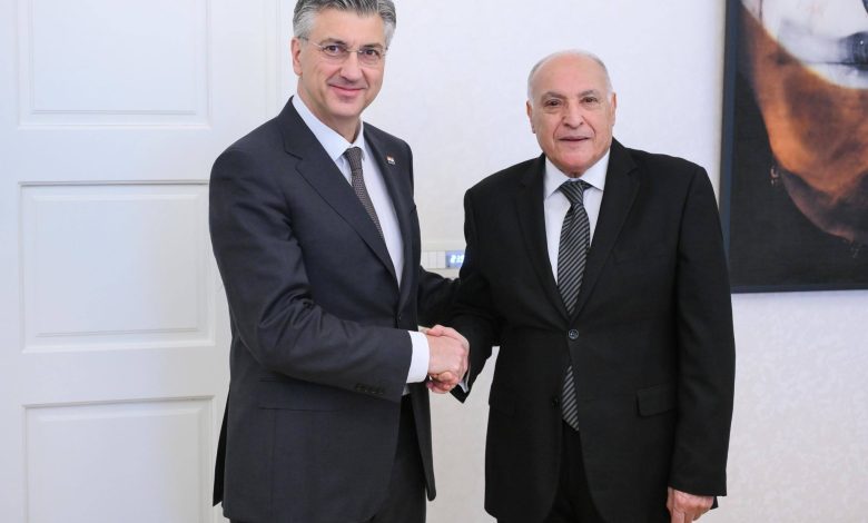 أحمد عطاف خلال لقائه الوزير الأول الكرواتي في زغرب