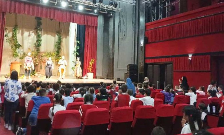 شارك الأطفال في أيام الربيع المسرحي للطفل بأدرار واستمتعوا بعروض مسرحية وترفيهية وتربوية مميزة خلال العطلة.