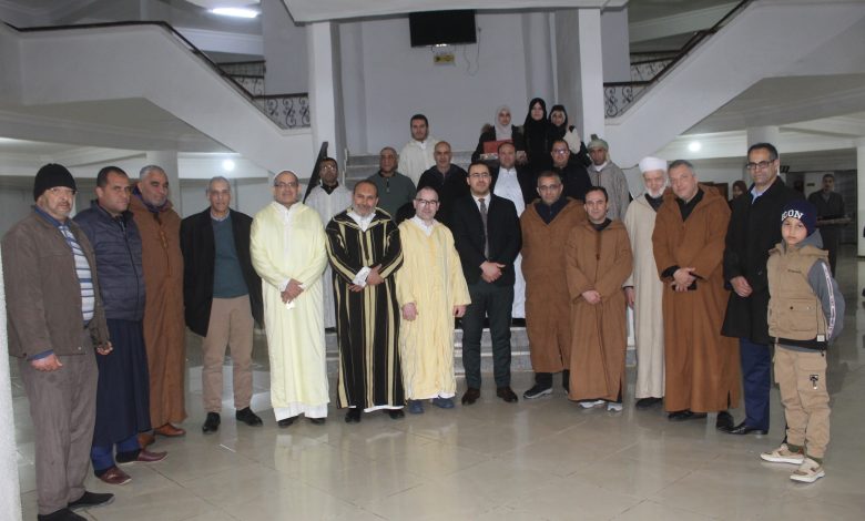 جامعة معسكر تُتوّج الفائزين في مسابقة قارئ الجامعة