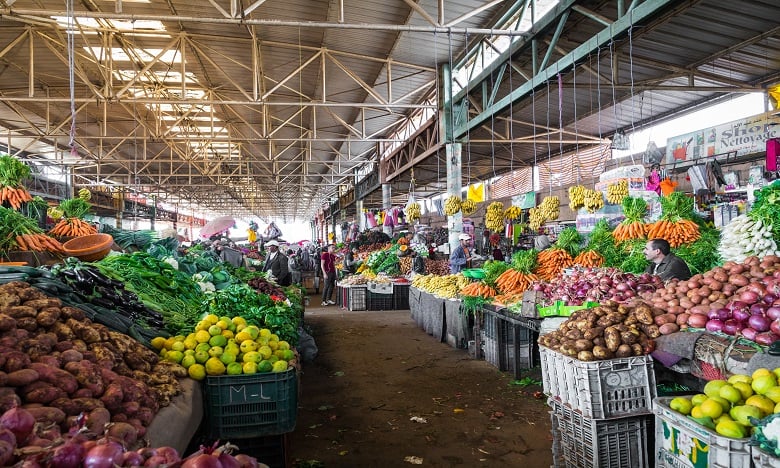 حملة تحسيسية بسوق الجملة للخضر والفواكه بتلمسان