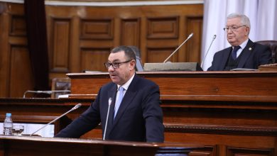 وزير الداخلية سعيد سعيود أثناء جلسة مصادقة مجلس الأمة على القانون العضوي لنظام الانتخابات