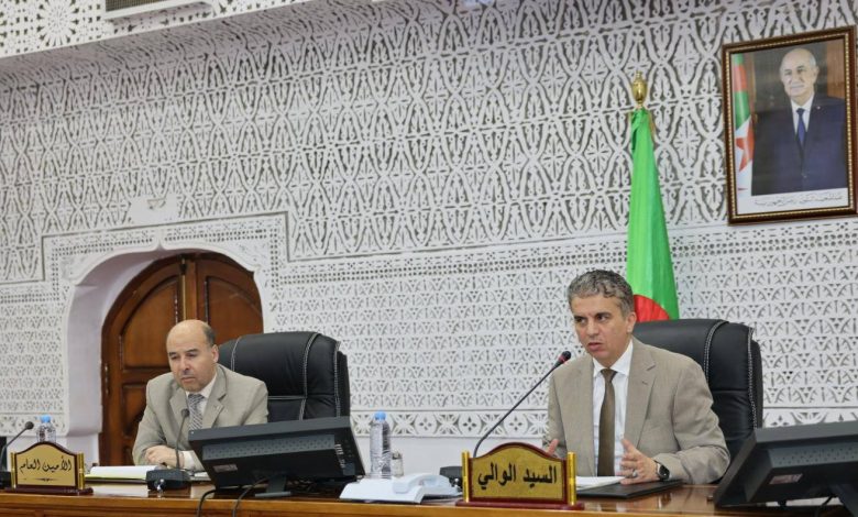 اجتماع خصص لتقييم مدى تقدم مشاريع الأشغال العمومية