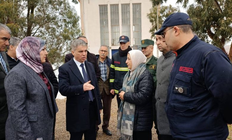 الوالي يعاين أودية بوحنيفية ويتلقى شروحات تقنية